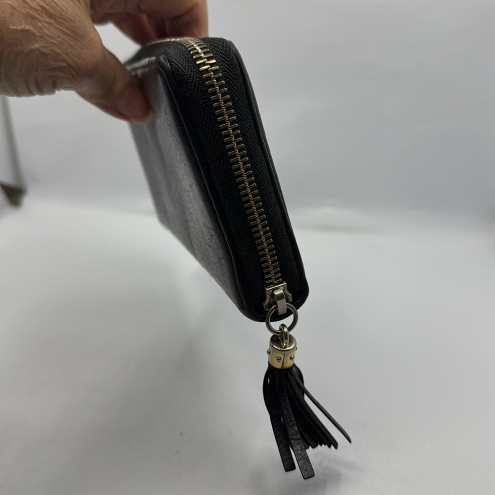 Gucci Pebbled Calfskin Soho Zip around Black Leather Wallet with Tassel 21341 - Picture 8 of 10